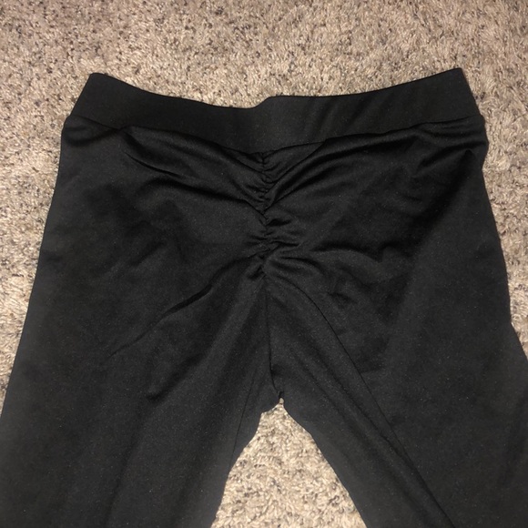 cross over in the front & singes in the back - Picture 3 of 3